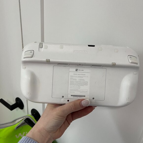 Nintendo Wii Fit, Universe, Gamepad, & Controller Bundle - Picture 7 of 13